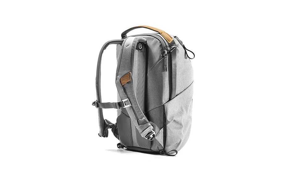 Peak Design Everyday 20 Liters V2 Backpack 13 Peak Design Everyday 20 Liters V2 Backpack - Image 11