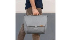 Peak Design Everyday Messenger V2, 13Liters -Garmin Shop opplanet peak design everyday messenger v2 13liters ash bedm 13 as 2 av 6
